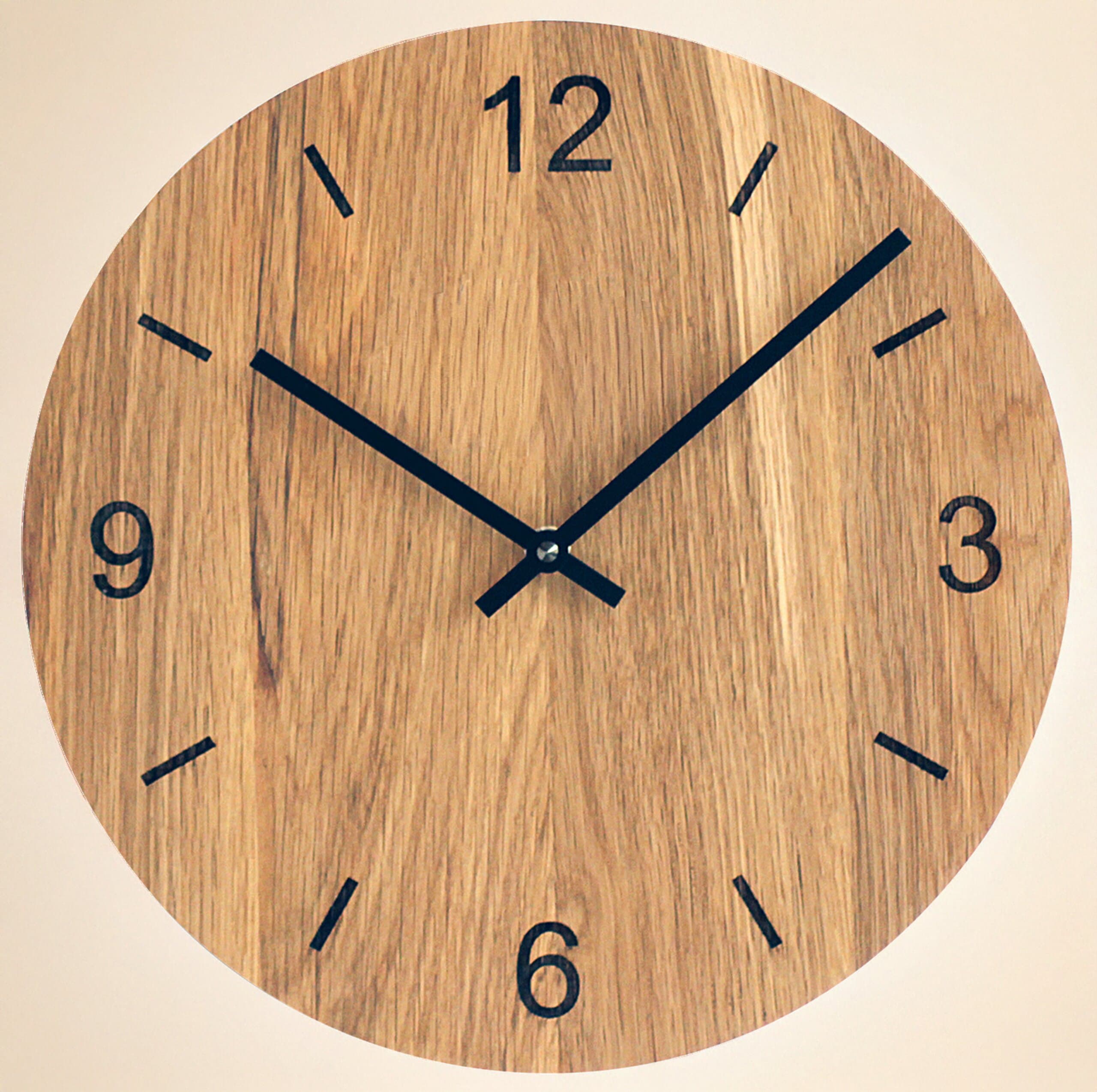 Waidzeit Wanduhr Tempus Eiche